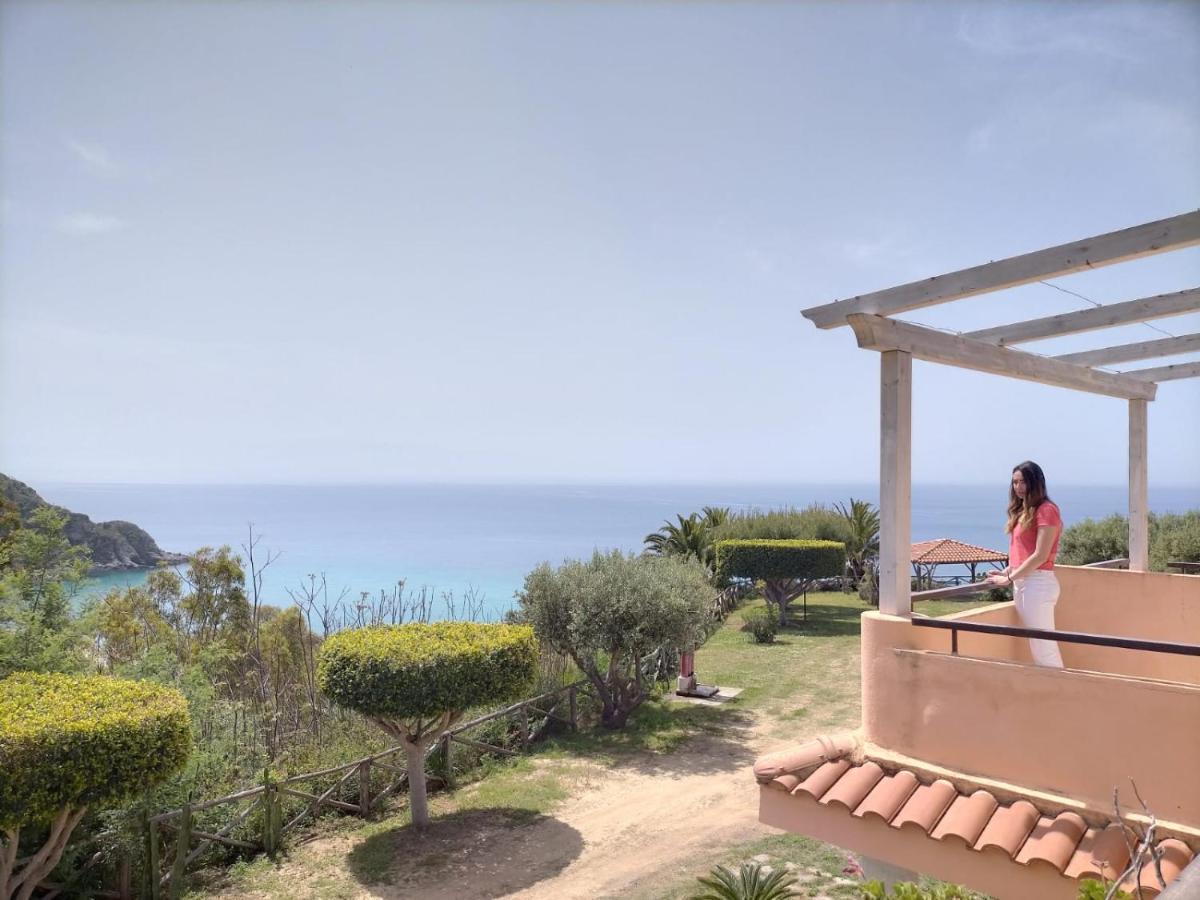 Residence Esmeraldo Capo Vaticano Esterno foto