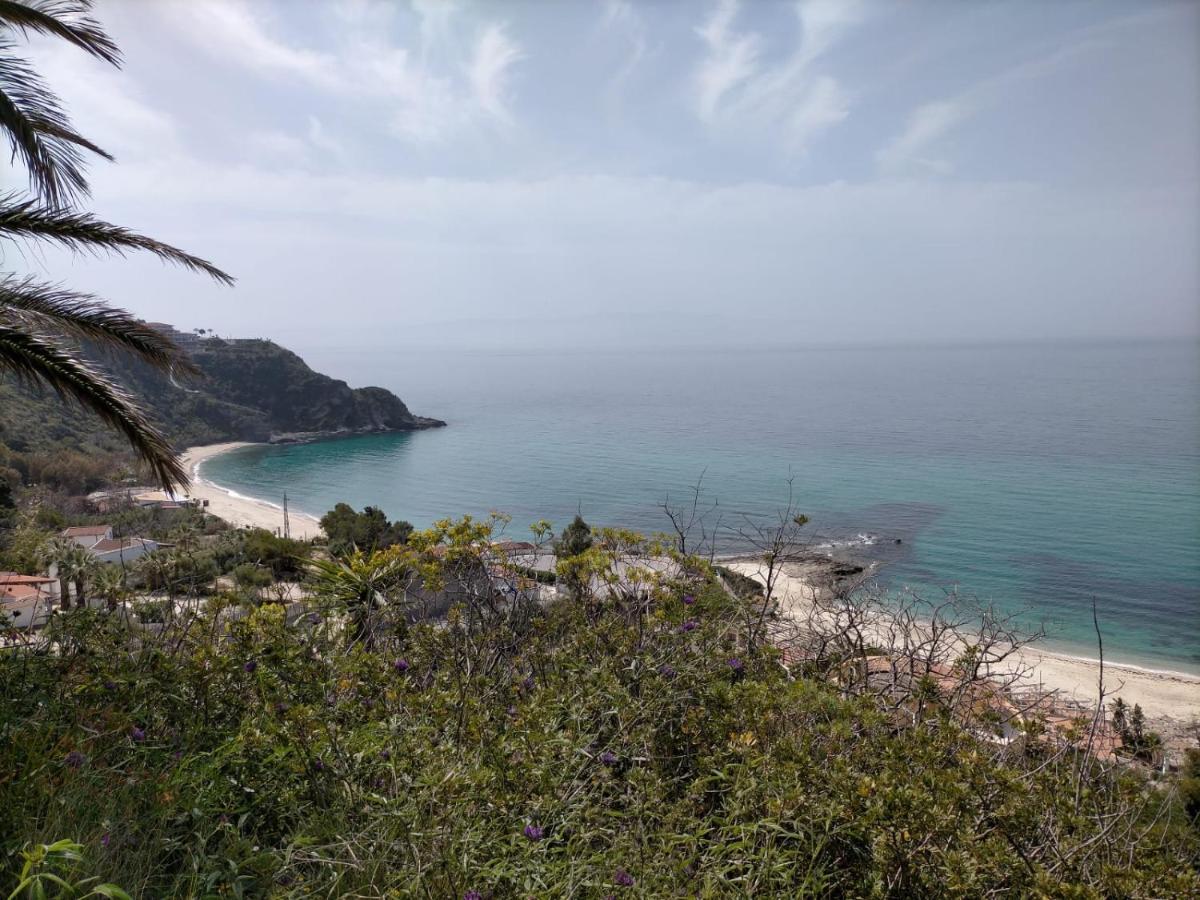 Residence Esmeraldo Capo Vaticano Esterno foto
