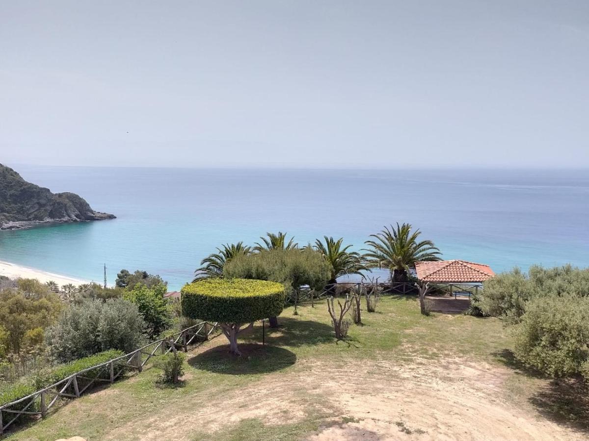 Residence Esmeraldo Capo Vaticano Esterno foto