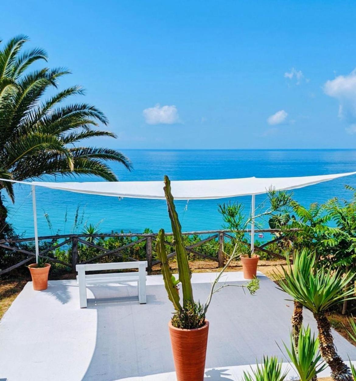 Residence Esmeraldo Capo Vaticano Esterno foto