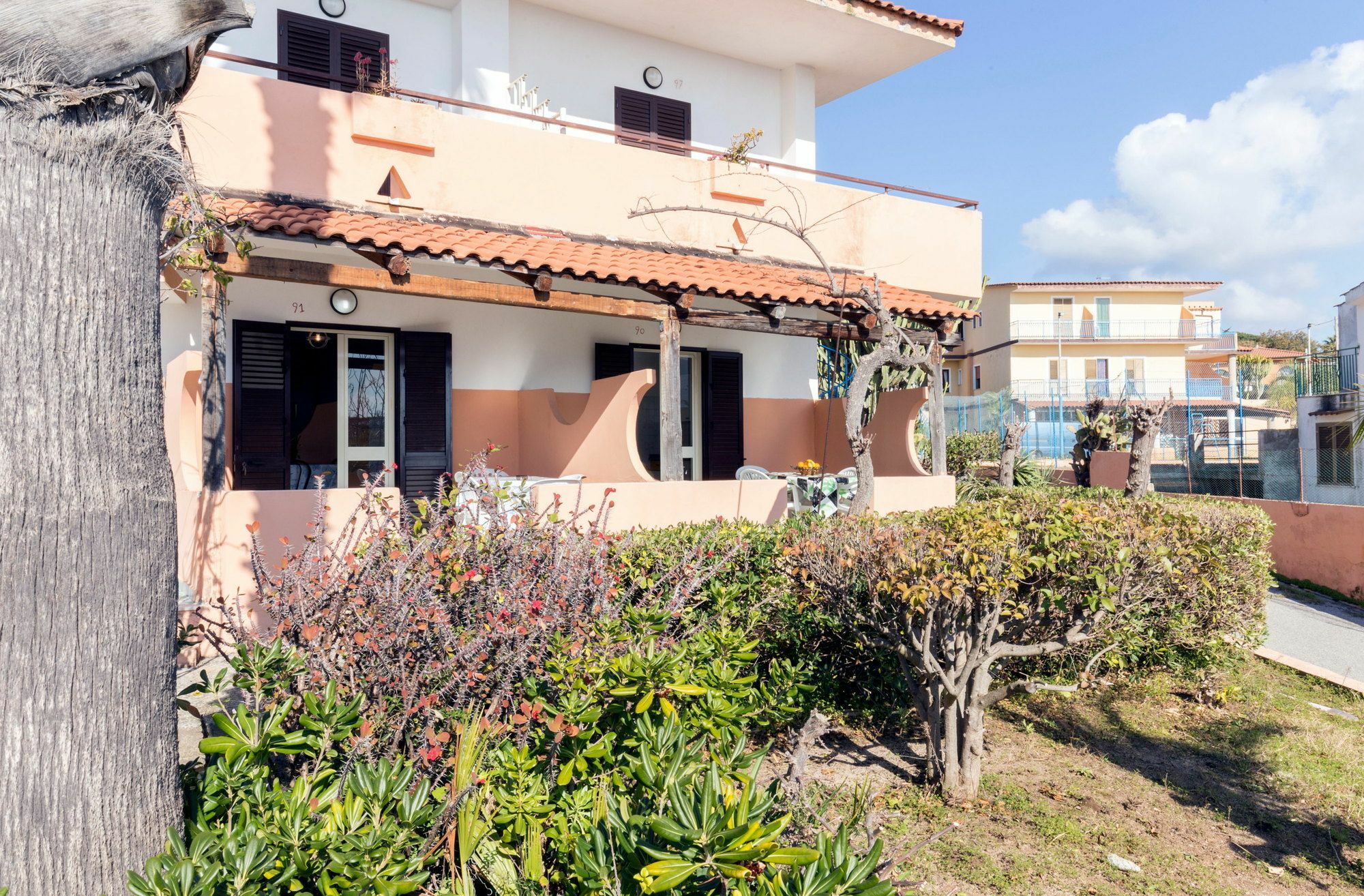 Residence Esmeraldo Capo Vaticano Esterno foto